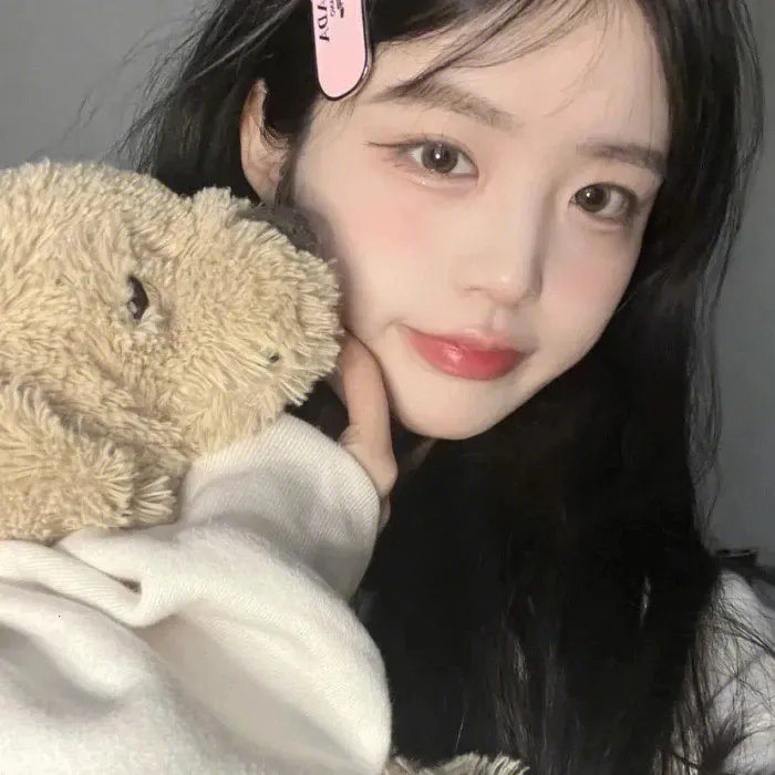 黑暗中的两个人